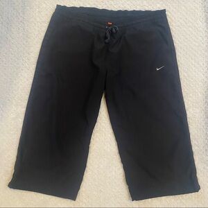 𝅺nike orange tab the athletic dept. Capri pants